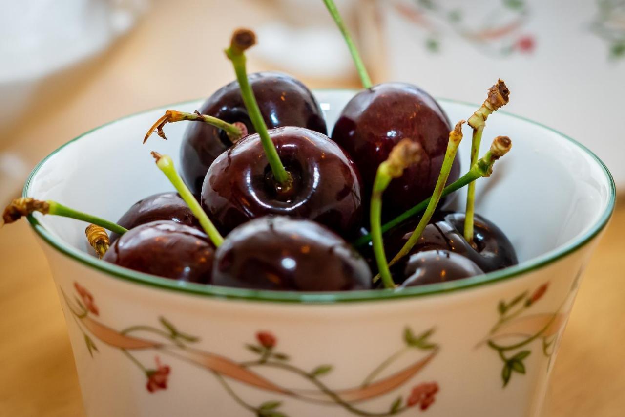 Red Cherry House Watford  Kültér fotó